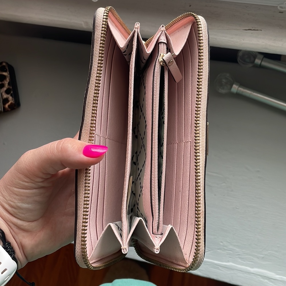 Wallet - Picture 3 of 8